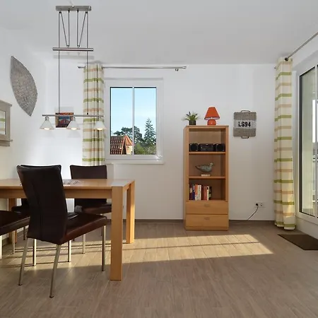 Annika - Apt. 11